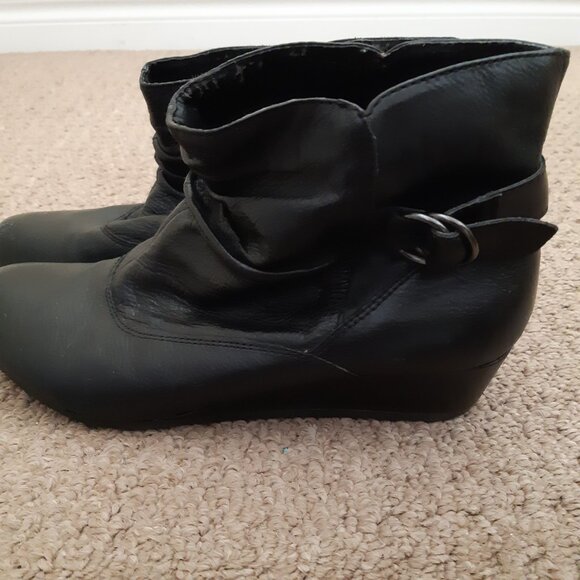 Black Leather Ankle Boots with Rounded Toe - Picture 2 of 6